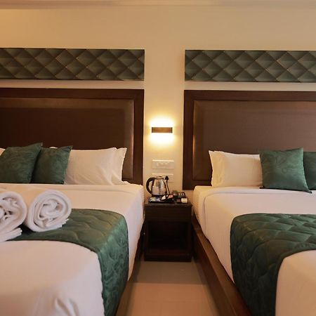 Hotel Aavudai Grand Aralvaimozhi エクステリア 写真