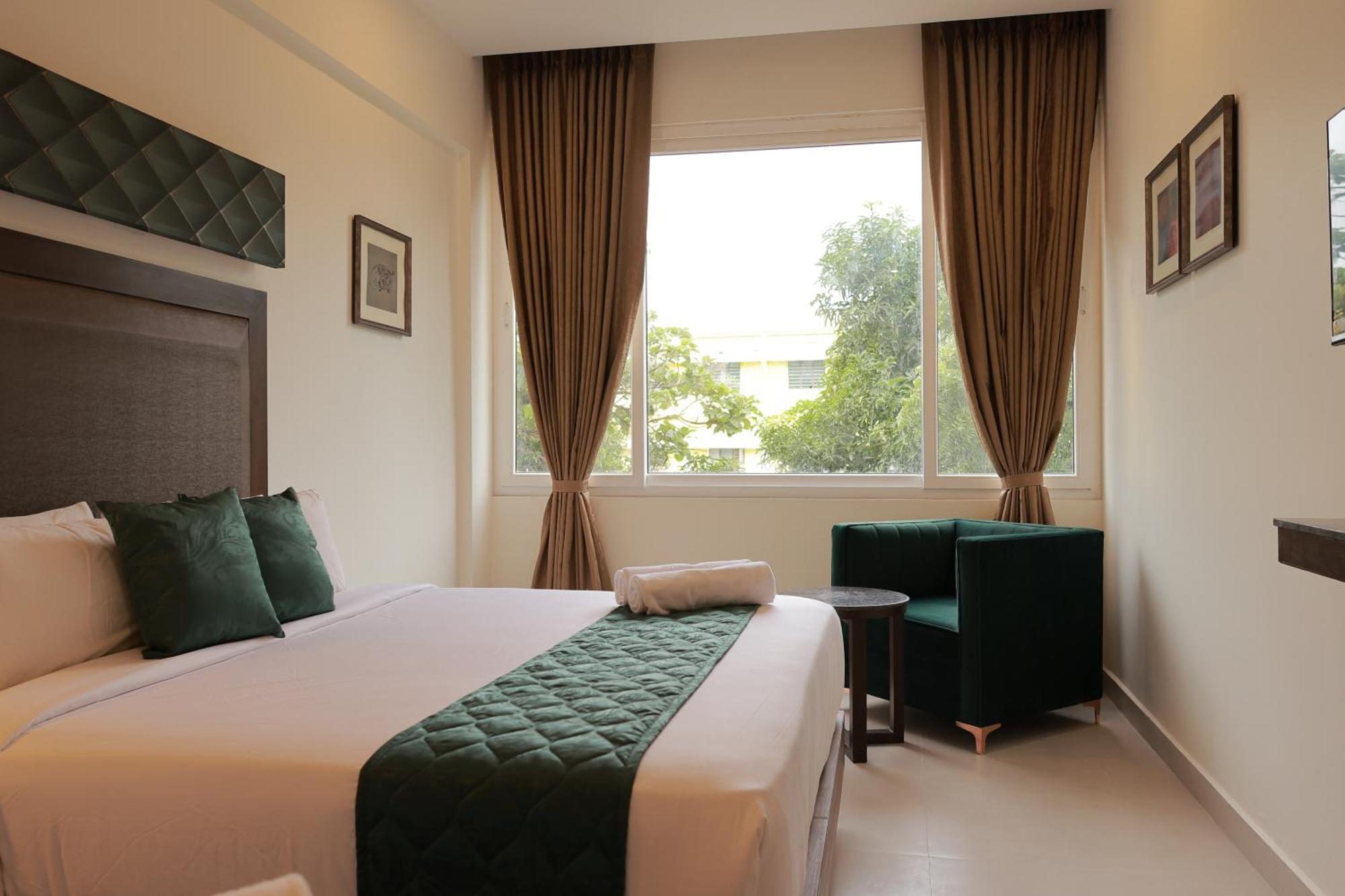Hotel Aavudai Grand Aralvaimozhi エクステリア 写真