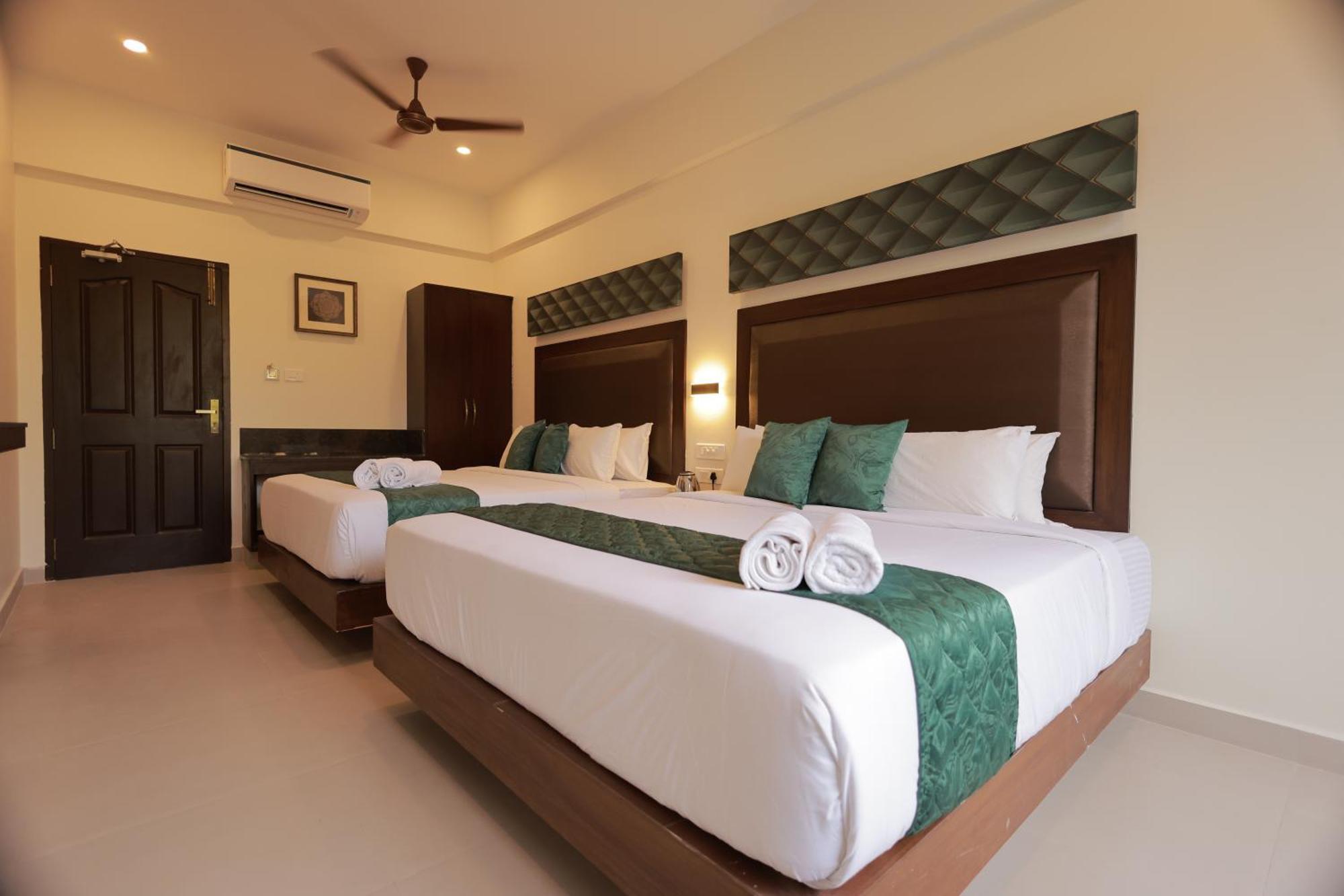 Hotel Aavudai Grand Aralvaimozhi エクステリア 写真